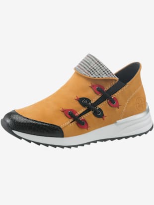 Sneakers slip on coloris tendance et détails tendance
