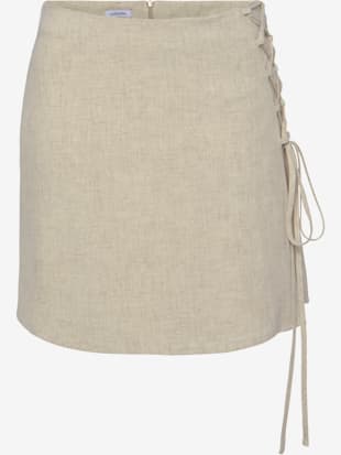 Mini-jupe look tendance avec laçage décoratif