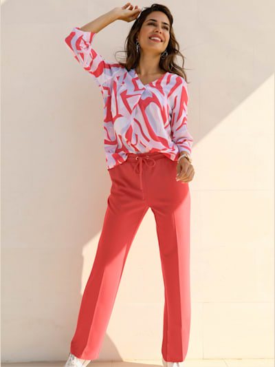 Pantalon plis repassés, effet affinant