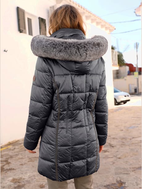 Manteau rembourré aspect brillant avec capuche en fausse fourrure