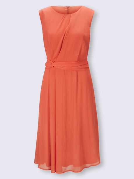 Robe de cocktail lien à nouer décoratif à la taille