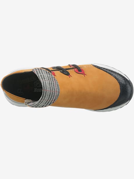Sneakers slip on coloris tendance et détails tendance