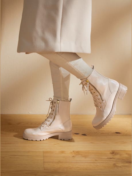 Bottines à lacets cuir de vache verni