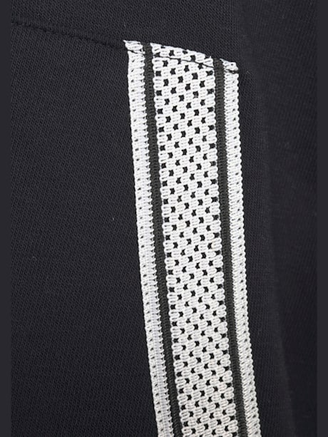 Veste à capuche au design sportif