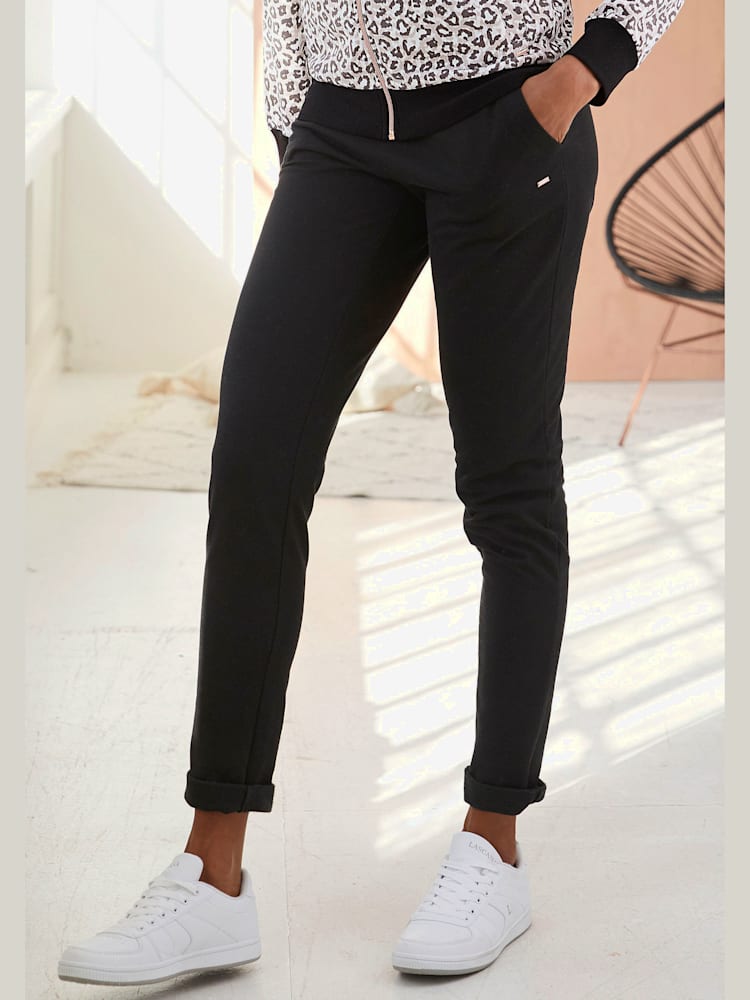 Pantalon détente long et confortable, couleur noir, taille 38/40, marque LASCANA - helline