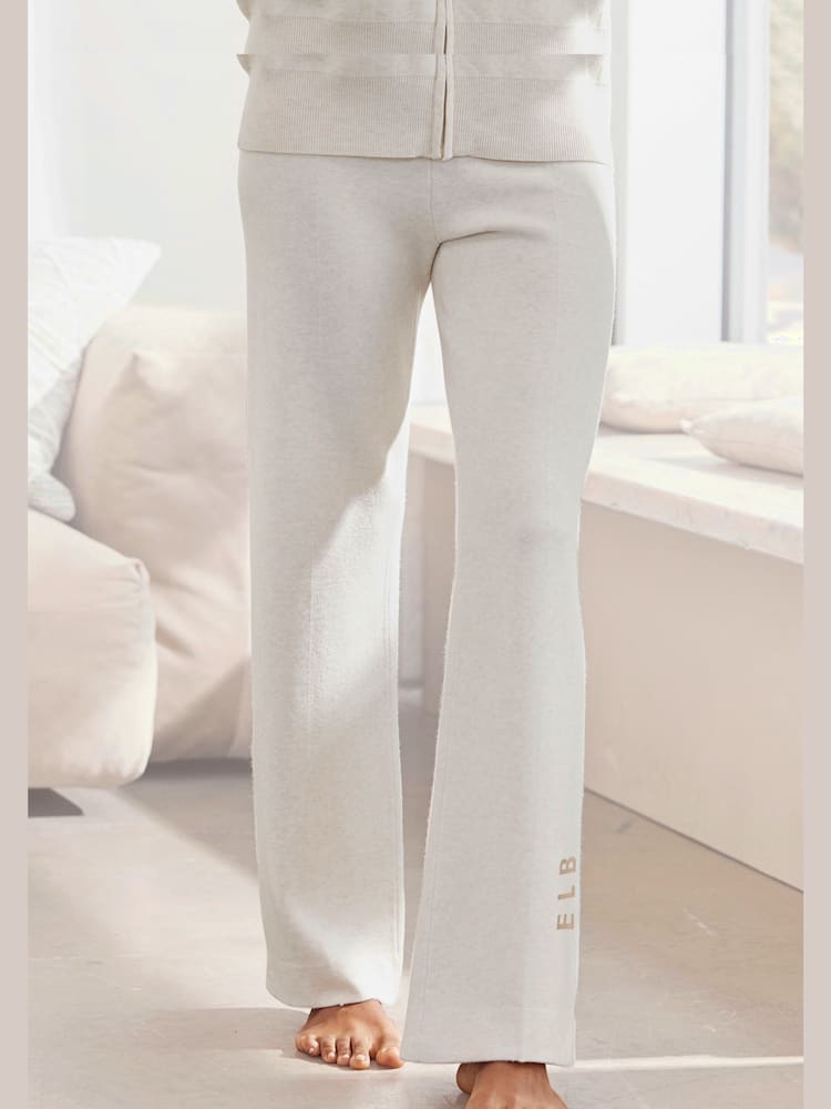 Pantalon en tricot doux et extensible, couleur couleur ivoire, taille 50/52, marque Elbsand - helline
