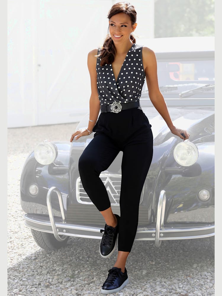 Combinaison col v chevauchant, couleur noir, taille 46, marque LASCANA - helline