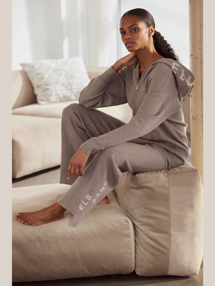 Pantalon en tricot doux et extensible, couleur marron, taille 42/44, marque Elbsand - helline