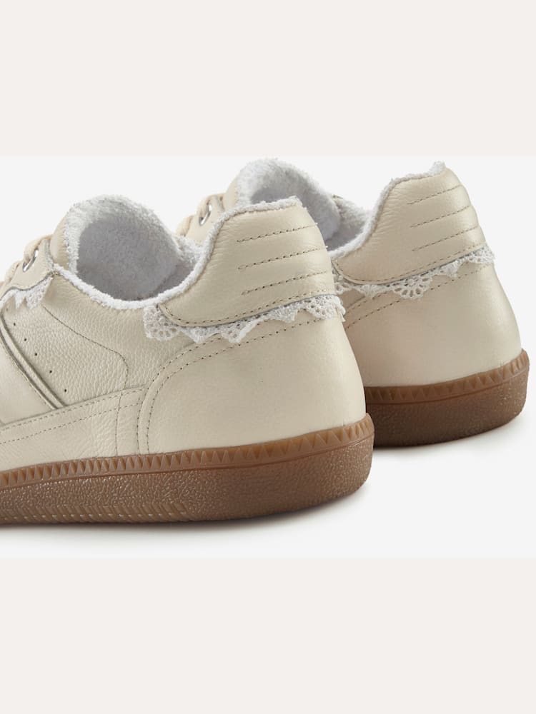 Baskets sneakers avec détails en dentelle, couleur ivoire moyen uni, taille 36, LASCANA - helline