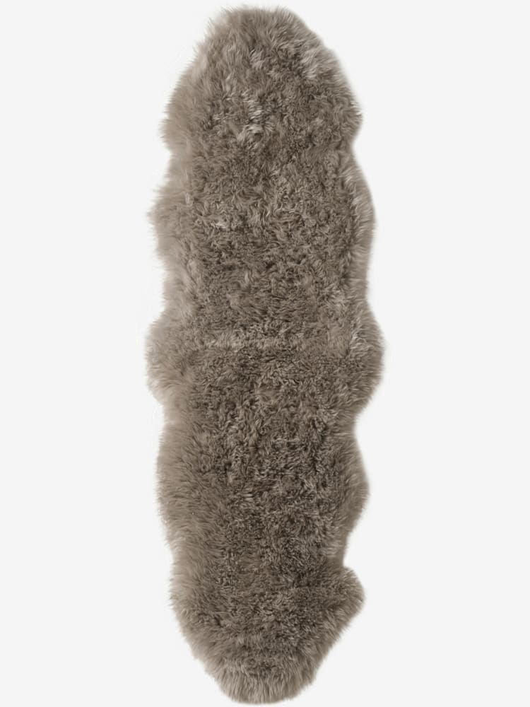 Peau d'agneau produit naturel, couleur : marron moyen uni, taille env. 68x140 cm, marque helline home, 100% Peau d'agneau - helline